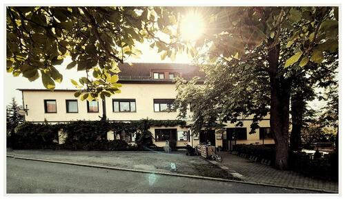 Foto - + + LANDGASTHOF TAUPADEL + EVTL MEHRFAMILIENHAUS + BIERGARTEN + +