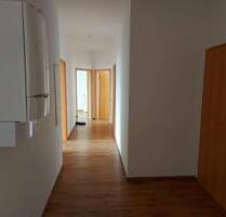 Helle 4-Raum-Wohnung in guter Lage-Nichtraucher,keine Haustiere - Neuhaus am Rennweg