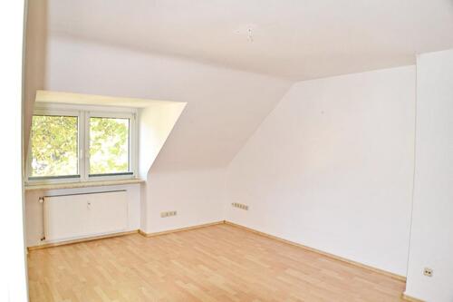 Foto - Ruhige,sonnige 3-Zi-Dachwohnung Nähe GrugaUniklinikLandgericht