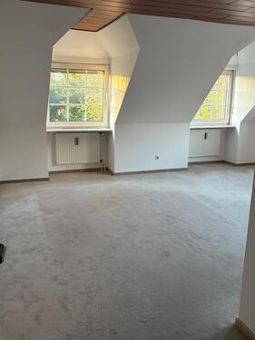 Foto - Helle , großzügige, gerade in Renovierungsarbeiten 2ZKB