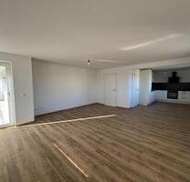 Kernsanierte 4-Zi. EG Whg. im ZFH mit Garage, Garten & mehr - Stetten am kalten Markt