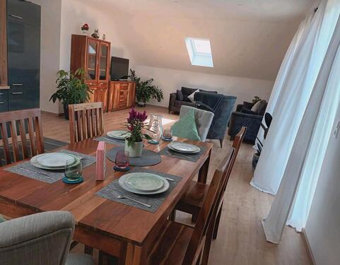 Foto - Schöne geräumige Dachgeschosswohnung