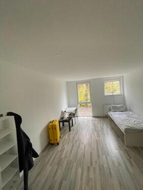 Foto - 18qm Zimmer, Möbliert - 5er WG, nähe Mercedes, Freibad