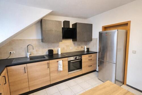 Foto - Lichtdurchflutete 4-Zimmer Wohnung mit 2 Stellplätzen und Garten