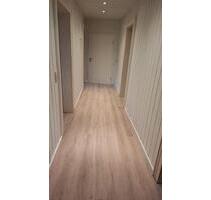 Wohnung in Katzwinkel - 950,00&nbsp;EUR Kaltmiete, ca.&nbsp; 130,00&nbsp;m&sup2; in Siegen (PLZ: 57080) Eiserfeld