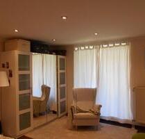 Meerbusch-Büderich: helle moderne 1-Zimmer-Wohnung mit Garten