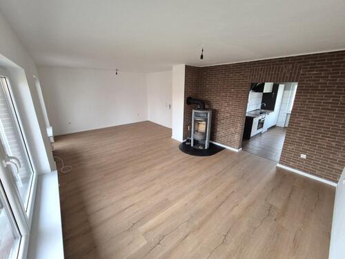 Foto - Gepflegte DHH mit 4 Zimmern, Kamin und großer Auffahrt