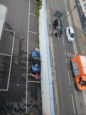 Foto - Parkplatz Stellplatz nahe Haltestelle Augustastraße