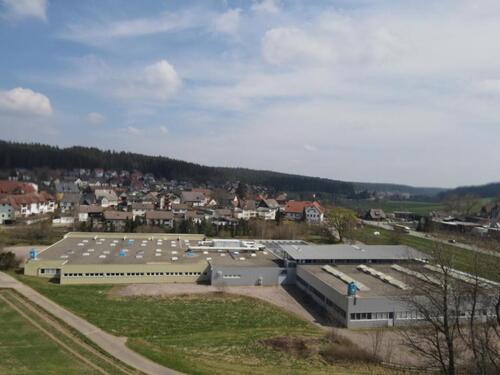 Foto - Produkt.- und Lagerhalle mit Büro- und Sozialräumen