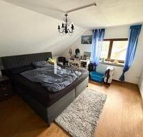 Attraktive 4,5-Zimmer-Maisonette-Wohnung mit Balkon & Garage - Veitshöchheim