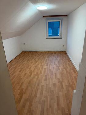 Foto - Wohnung vermieten - 400,00 EUR Kaltmiete,