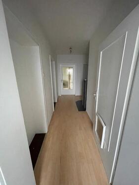 Foto - 3-Zimmer Wohnung - 1.000,00&nbsp;EUR Kaltmiete, ca.&nbsp; 90,00&nbsp;m&sup2;