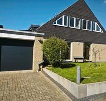 Großes Haus mit Indoorpool und Sauna, befristet zu vermieten - Jüchen