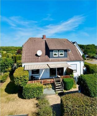 Foto - Solides Häuschen, mit großem Garten,Terrasse u. Ausblick