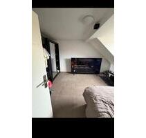 Dachgeschosswohnung 3 Zimmer - 750,00 EUR Kaltmiete, ca.  62,00 m² in Dinslaken (PLZ: 46537) Lohberg