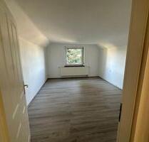 Stilvolle 1-Zimmer-DG-Wohnung in Berlin Staaken (Spandau)