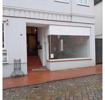 Laden Büro zu vermieten - 300,00 EUR Kaltmiete, ca.  28,00 m² in Lütjenburg (PLZ: 24321)