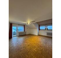 Renovierte 3,5-Zi. DG Whg. im ZFH mit Garage, Garten & mehr - Stetten am kalten Markt