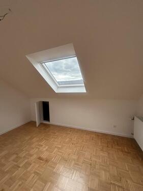Foto - 1 Zimmer Dachgeschoßwohnung zur Miete in Remshalden