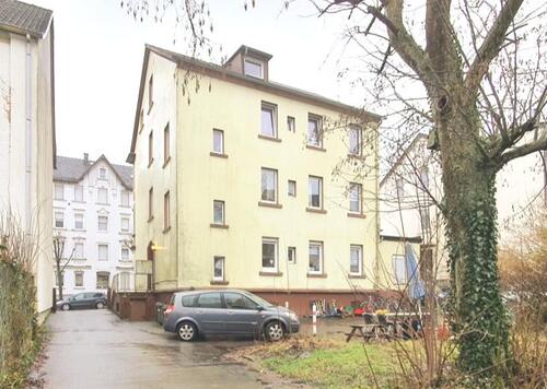 Foto - Frisch renovierte Dachgeschosswohnung mit 2,5 Zimmern und neuem Bad