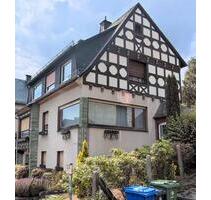 Charmantes Zweifamilienhaus - 150.000,00&nbsp;EUR Kaufpreis, ca.&nbsp; 200,00&nbsp;m&sup2; in Bestwig (PLZ: 59909)