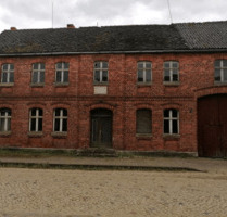 Sanierungsbedürftiger Hof mit großer Scheune, fast 1 Hektar insg - Osterburg (Altmark)