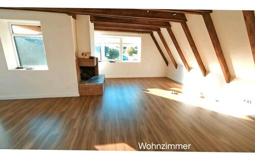 Foto - Modern renovierte 3Zimmer DG.Wohnung mit Holzkamin und Balkon