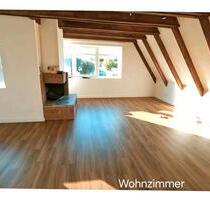 Modern renovierte 3Zimmer DG.Wohnung mit Holzkamin und Balkon - Bremen Neustadt
