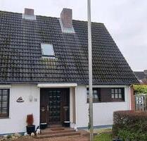 Schönes Einfamilienhaus mit ruhigem Garten zu vermieten - Wesselburen