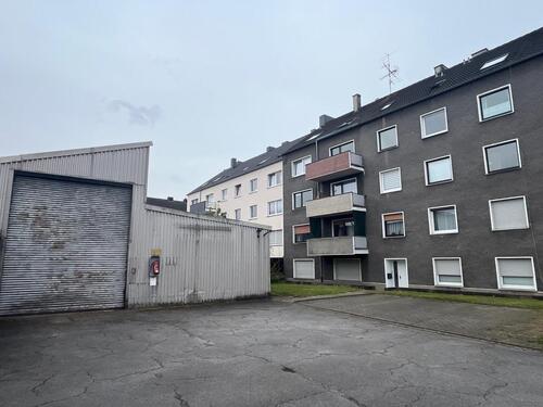 Foto - Großzügige Gewerbefläche: 2Lager + Büro + 4 Stellplätze
