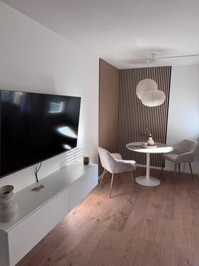 Foto - Stilvoll möblierte 1-Zimmer-Wohnung mit Balkon und Tiefgarage