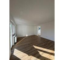 Sanierte 3 Zimmer Wohnung mit Balkon am Stadtpark zum Erstbezug - Westerstede