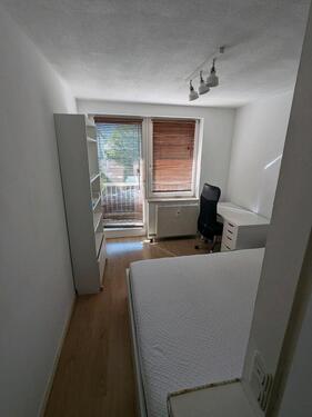 Foto - Einzug ab Mitte Mai! Studentenwohnung im Studentenwohnheim