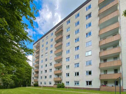 Foto - Großzügig geschnittene 2-Zi.-Wohnung mit Balkon!