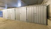 Foto - Lagerboxen in einer Halle bei Stralsund. Selfstorage
