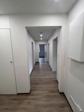 Foto - Vollmodernisierte Wohnung mit großzügigem Balkon