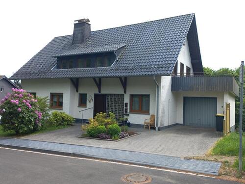 Foto - Einzigartiges Zweifamilienhaus mit Nebengebäude von privat