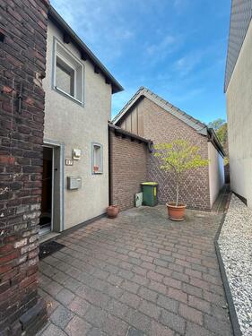 Foto - Haus mit großem Garten zur Miete in Oberhausen Sterkrade