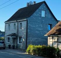 Freistehendes Zweifamilienhaus in guter Lage zu verkaufen - Solingen Burg