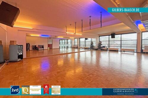 Foto - Moderne Büro-, Loft- oder Fitnessfläche mit Kursräumen auf zwei Ebenen im 1. Obergeschoss