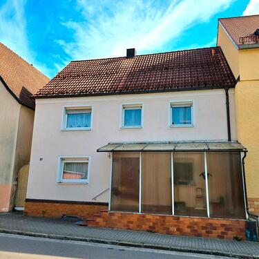 Foto - Wohnhaus mit viel Potenzial in zentraler Lage von Neukirchen