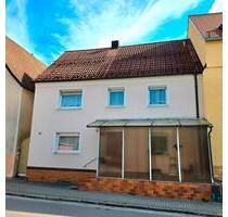 Wohnhaus mit viel Potenzial in zentraler Lage von Neukirchen - Neukirchen bei Sulzbach-Rosenberg