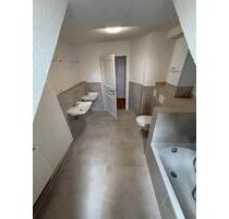 Frisch renovierte 6-Zimmer-Wohnung in Kassel Kirchditmold – ideal auch als WG-Gründung!