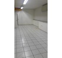 Großzügige Lagerhalle im Zentrum von SchwalbachSaar zu vermieten