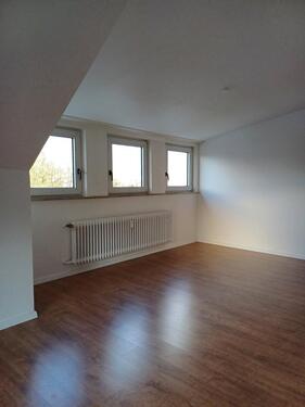 Foto - Helle 3-Zimmer Dachgeschosswohnung