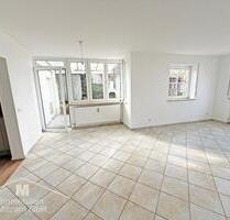 Modernisierte 4-Zimmer-Souterrain-Whg. mit neuer Einbauküche in ruhiger u. sonniger Lage von Kipfenberg (Ref. 0001591)