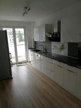 Foto - großzügige 2,5 Zimmerwohnung mit Balkon und EBK Nähe Rü