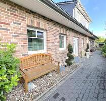 Moderne und neuwertige Doppelhaushälfte mit Kamin, Kaltwintergarten und Garten - Oststeinbek