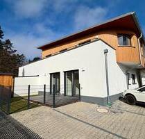 Erstbezug, Helle 3,5 Zimmer Wohnung, 104 qm, Terrasse, Stellplatz - Vilsbiburg