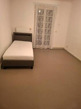 Foto - Weg Zimmer vermieten - 350,00&nbsp;EUR Kaltmiete, ca.&nbsp; 60,00&nbsp;m&sup2;